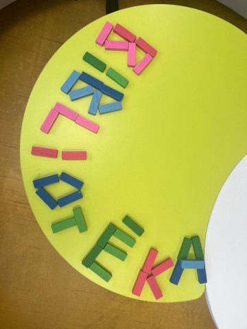 Skolēnu radošais darbs bibliotēkā Mēness ielā